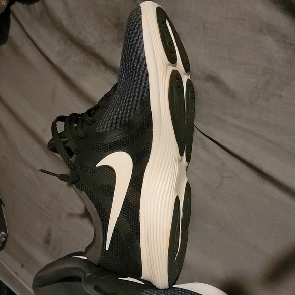 Nikes - Picture 2 of 4